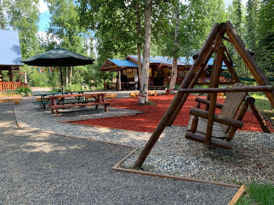 Sven's Basecamp Hostel Facilities and Grounds - Image 13